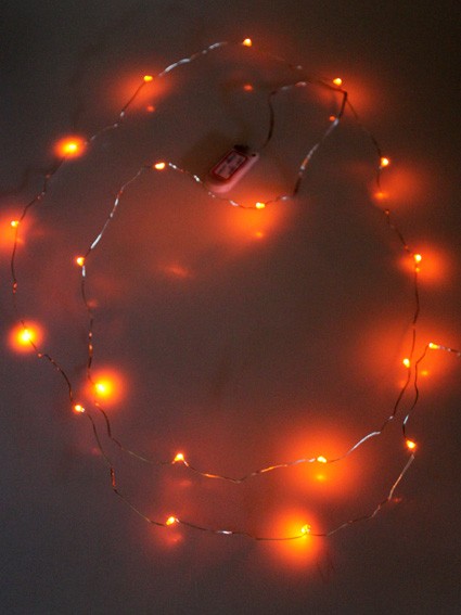 LED STRING ORANJE 2M BAT INBREGEPEN