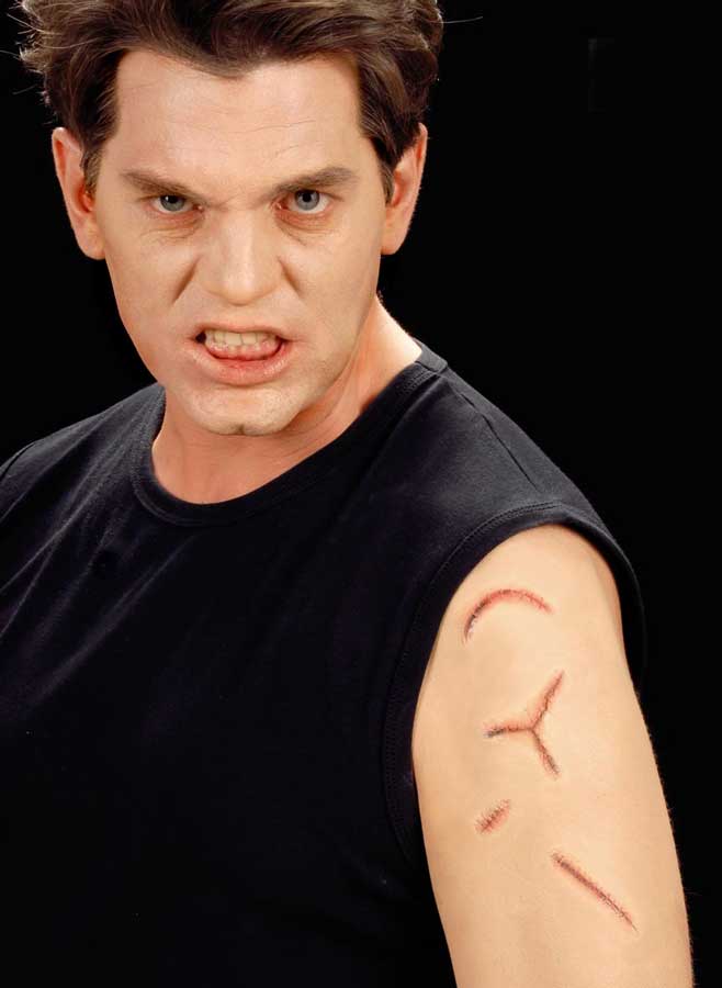 HORROR SET ZAAGWONDEN     EC